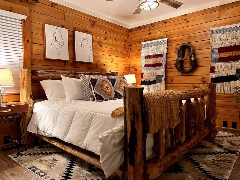 The Horse Cabin At Natural State Cabins Morning Star Eksteriør bilde